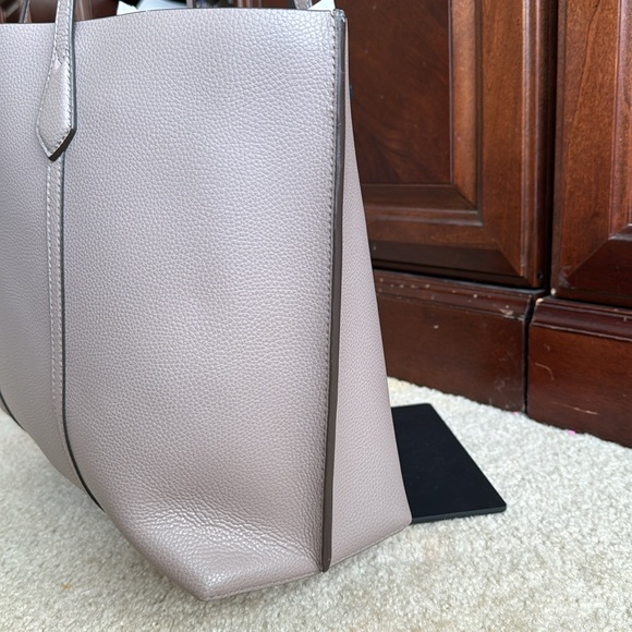 Tory Burch Perry Triple Compartment Grey and orange with Removable Logo. - Picture 5 of 11